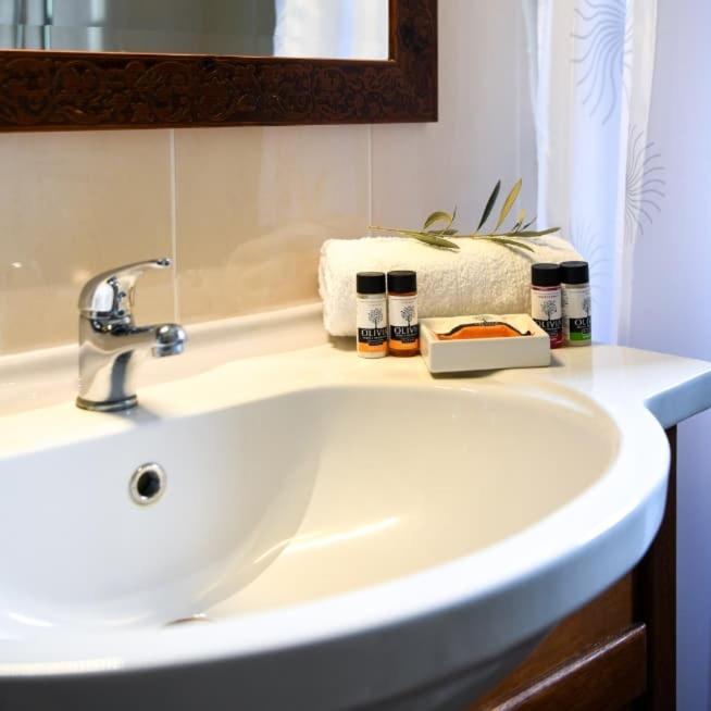Anemi Superior Deluxe Suite Kolios Bagian luar foto