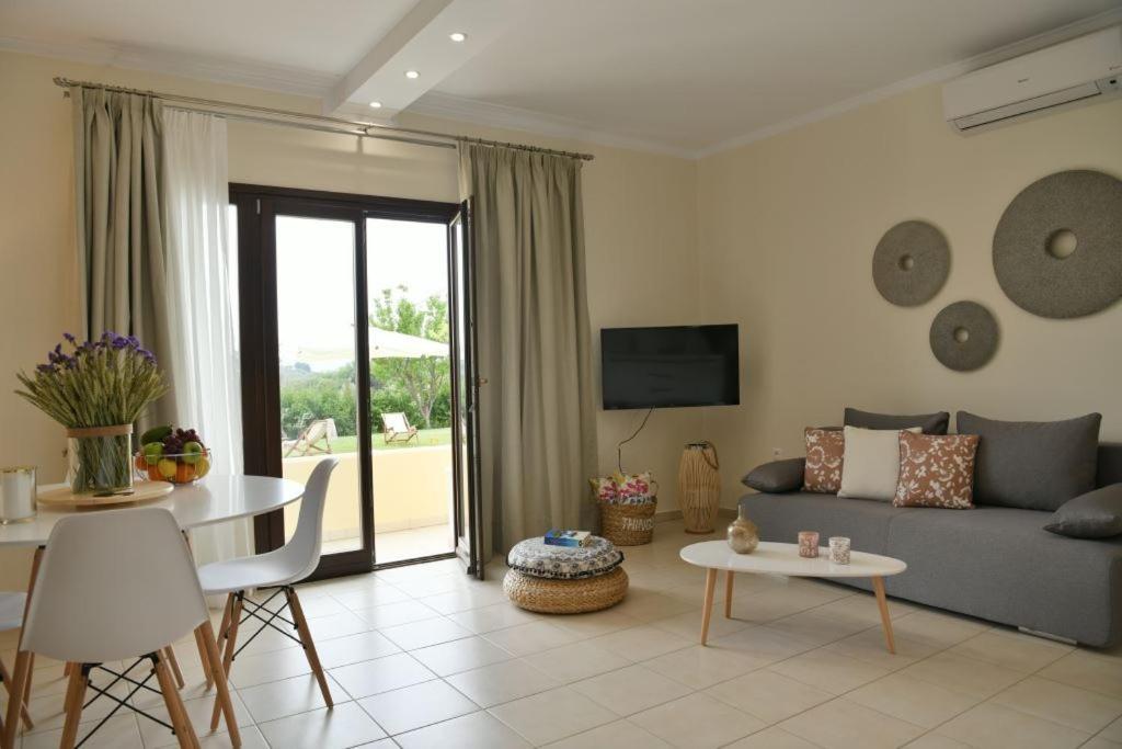Anemi Superior Deluxe Suite Kolios Bagian luar foto